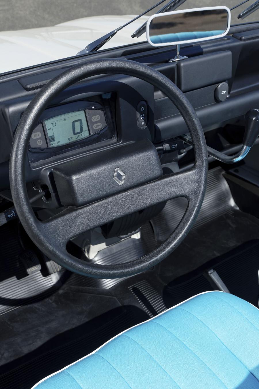 Панель приборов Renault 4L e-Plein Air Concept 2019 года  (фото 13 из 46)